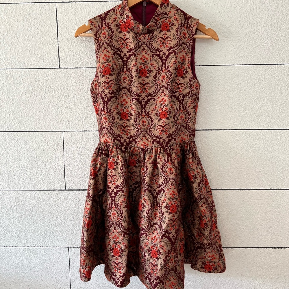 Top shop baroque dress!